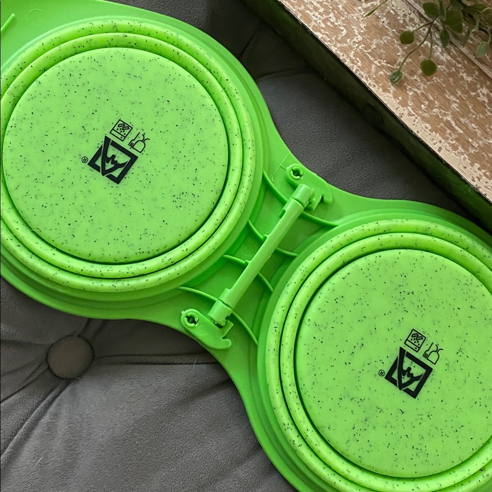 Avalanche Green Collapsible Pet Feeder - Picture 3 of 3